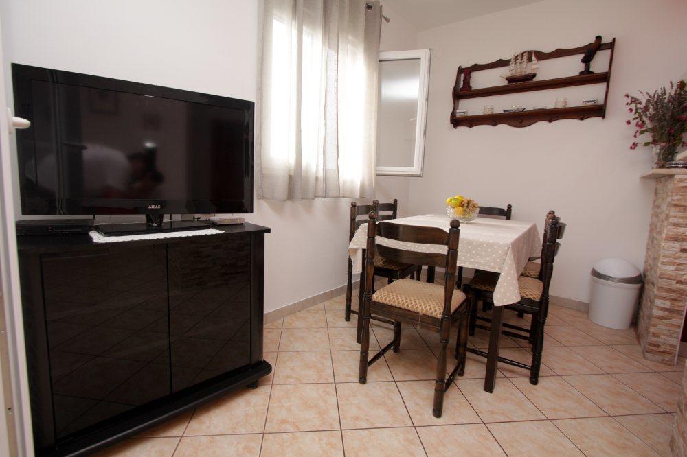 Apartment Miljenko Tomic Splitska Exterior photo
