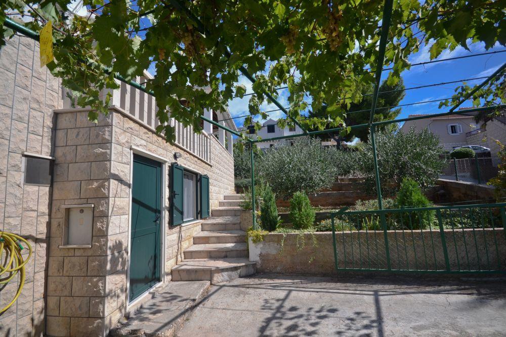 Apartment Miljenko Tomic Splitska Exterior photo